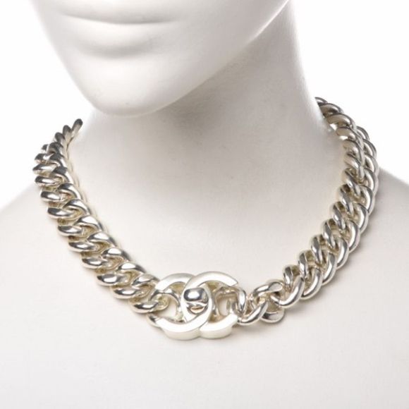 Sold AUTHENTIC Chanel silver tone large chunky CC Turnlock jumbo choker - Picture 6 of 7